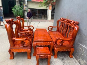Bộ bàn ghế Quốc Đào tay 12 gỗ xà cừ (Bác Trung, Lào Cai)
